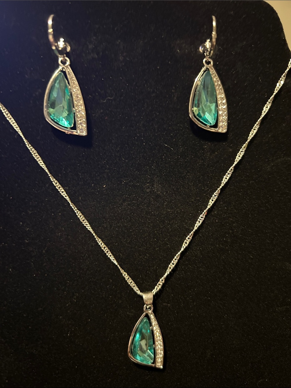 925 Sterling Silver Blue/Green Apatite Necklace & Earring Set